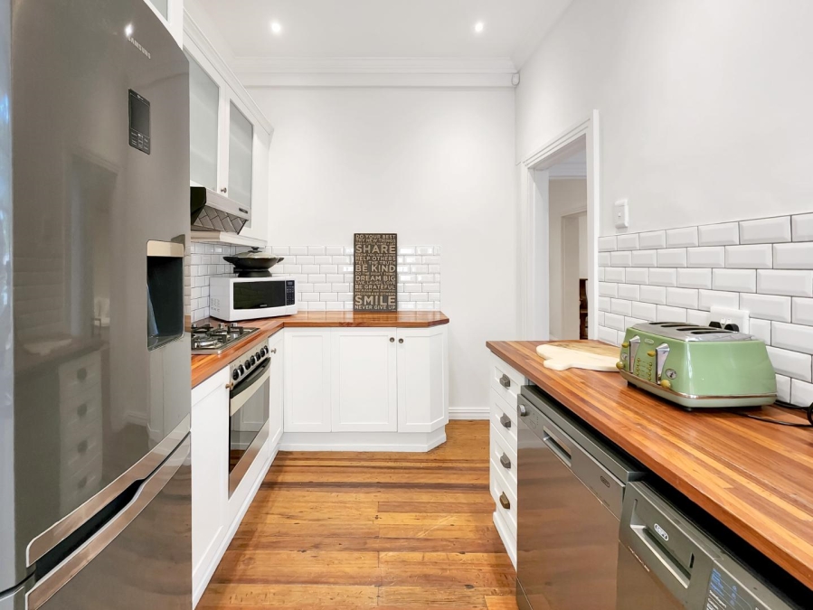 To Let 1 Bedroom Property for Rent in Sea Point Western Cape